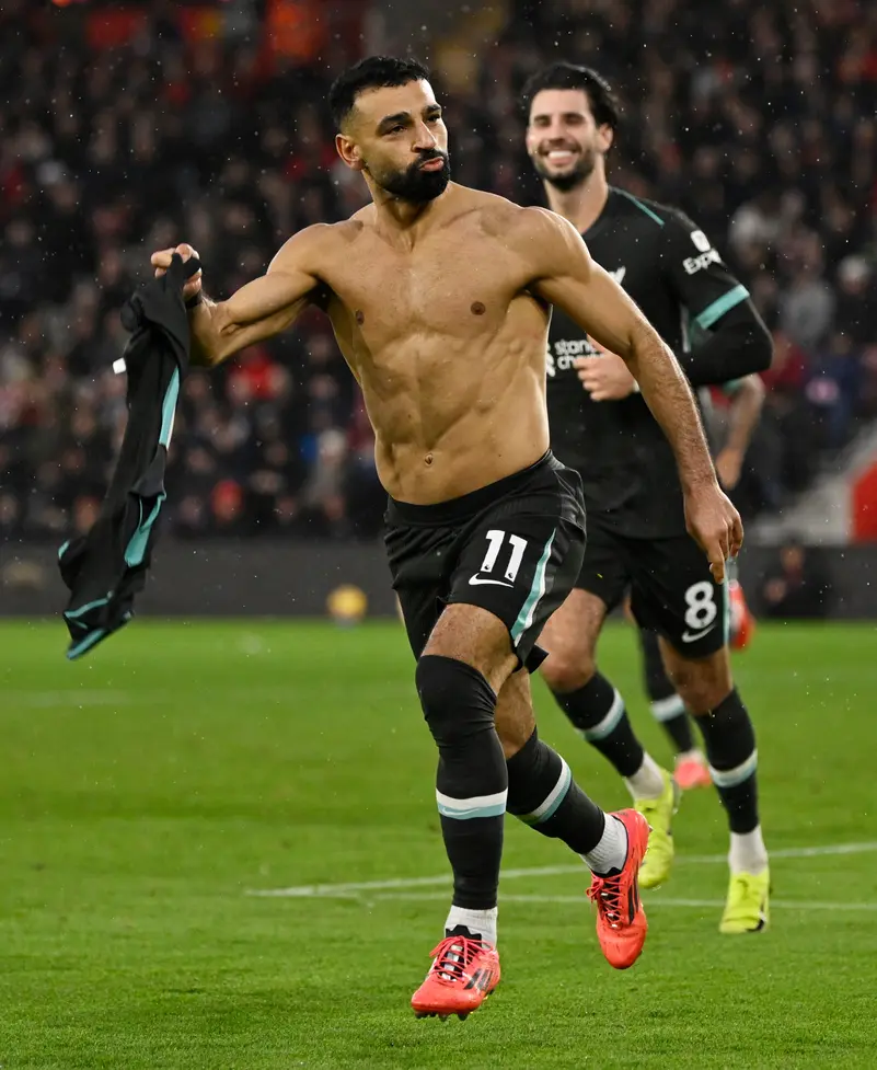 ديلي ميل تنشر تصريحات محمد صلاح حول عروض البقاء في ليفربول