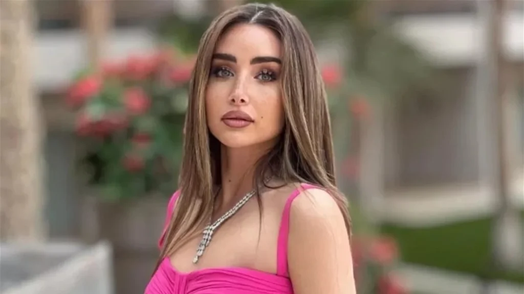 هنا الزاهد