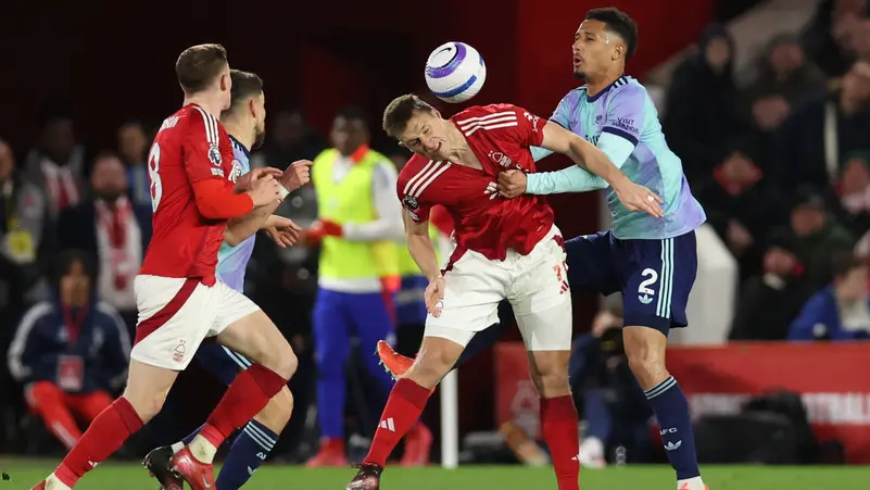 أرسنال يبتعد عن الصدارة بعد التعادل 