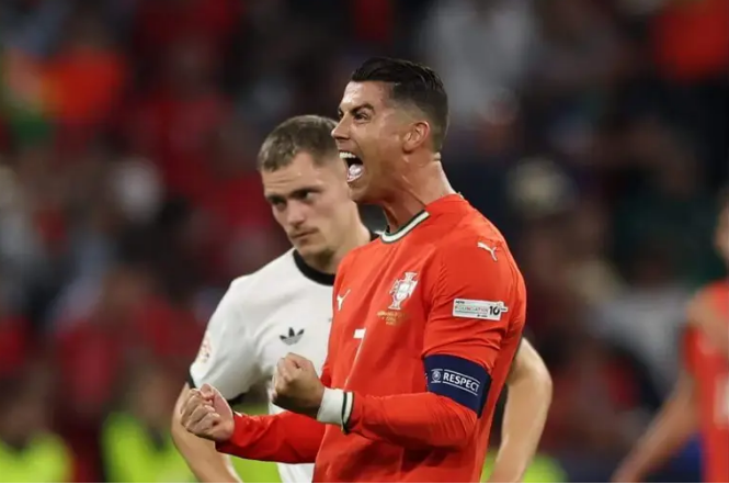 رونالدو يقود البرتغال إلى نهائي دوري الأمم الأوروبية 