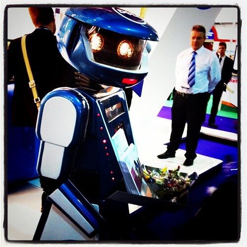 إنسان ألي يدرس طلاب