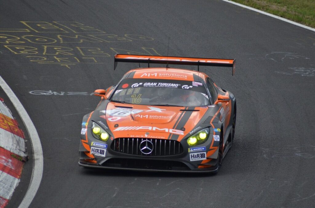 سيارة الميرسيدس السريعة