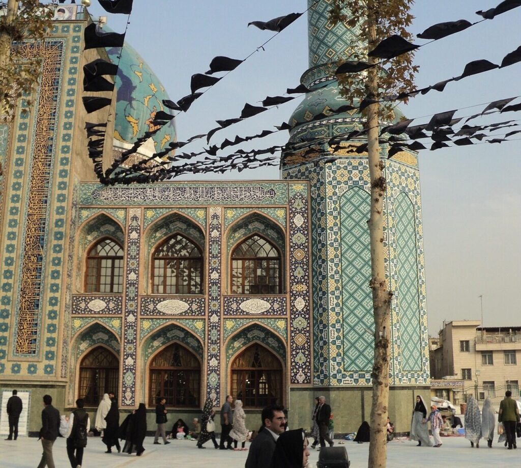 صورة تعبيرية لمعلمة إيرانية