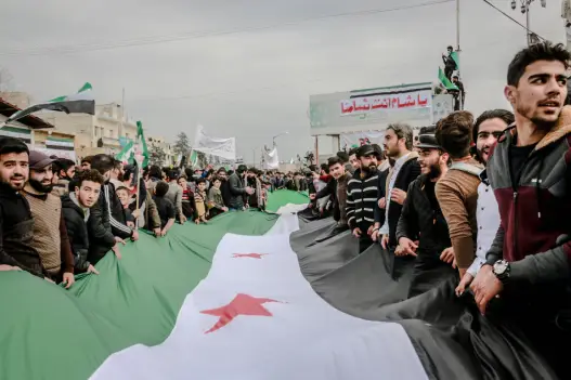 حشد من الشعب السوري