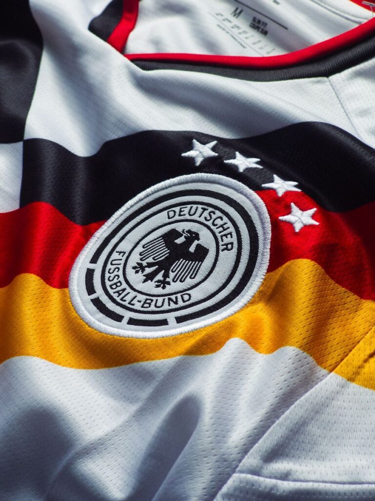 صورة تعبيرية لقميص المنتخب الالماني لكرة القدم 