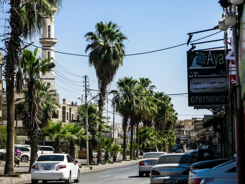 صورة تعبيرية لمكتب تجاري بالاردن
