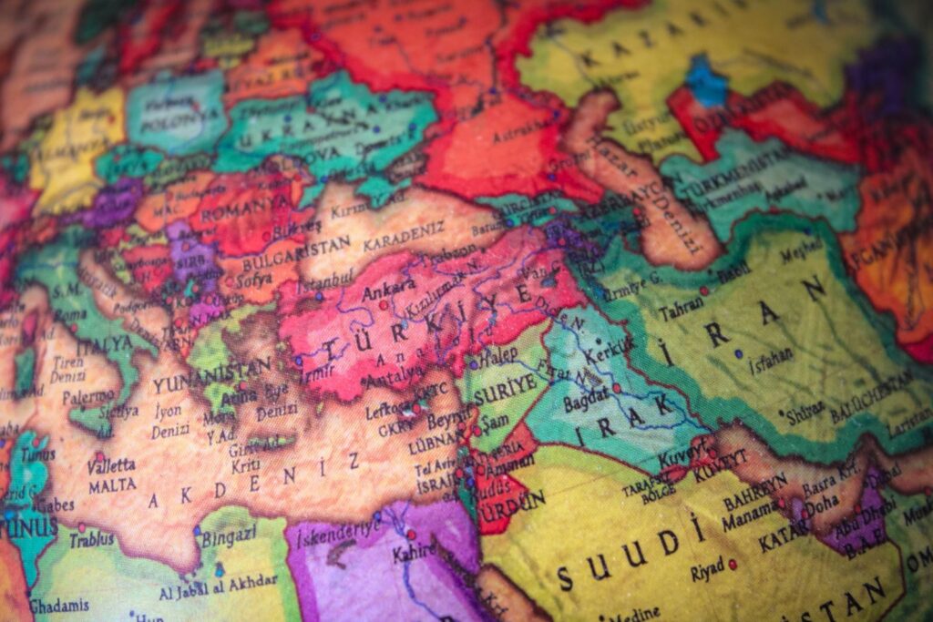 صورة لخريطة الشرق الاوسط تبين  حدود سيادة الدول /المصدر/Pexels